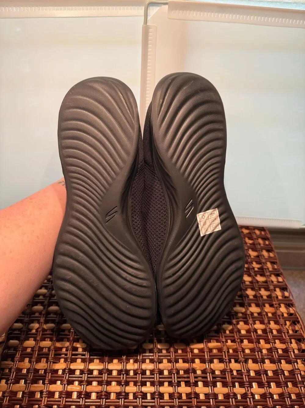 Skechers Stretch Fit Plush Memory Foam Slip On Sz. 11 Black style #137045
